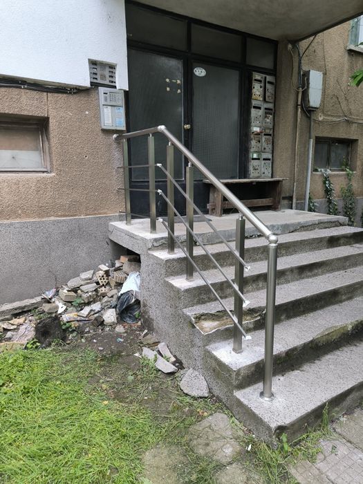 Изработка и монтаж на алуминиева парапети