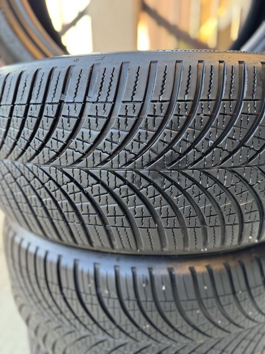 Vand anvelopa goodyear 245 45 19