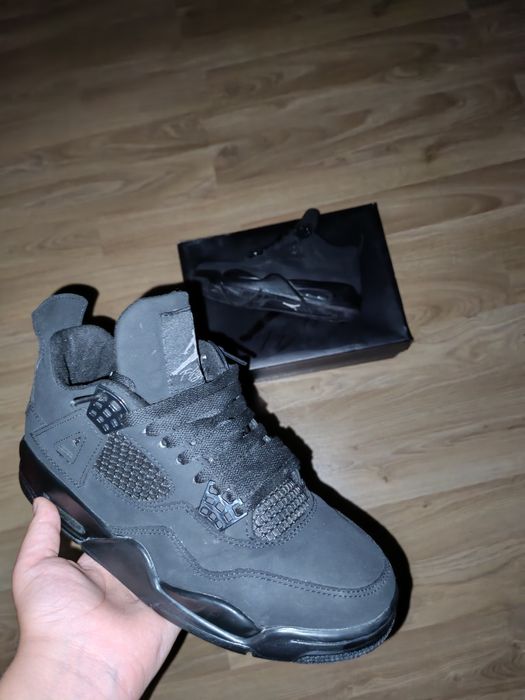Jordan 4 black cat