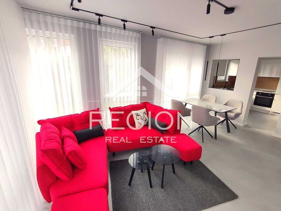 Дава се под наем Двустаен апартамент в к.к. Св.Св. Константин и Елена - 68 кв.м за 850 € - Снимка #1