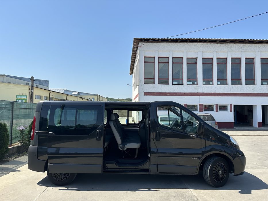 OPEL VIVARO LUNG 8+1 Locuri an 2011/ 2.0TDI-115cp/ IMPECABIL!