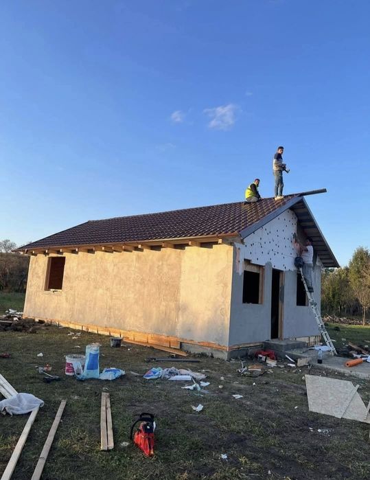 Vand casa pe structura metalica