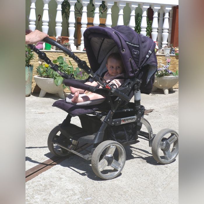 Cărucior cu roti mari