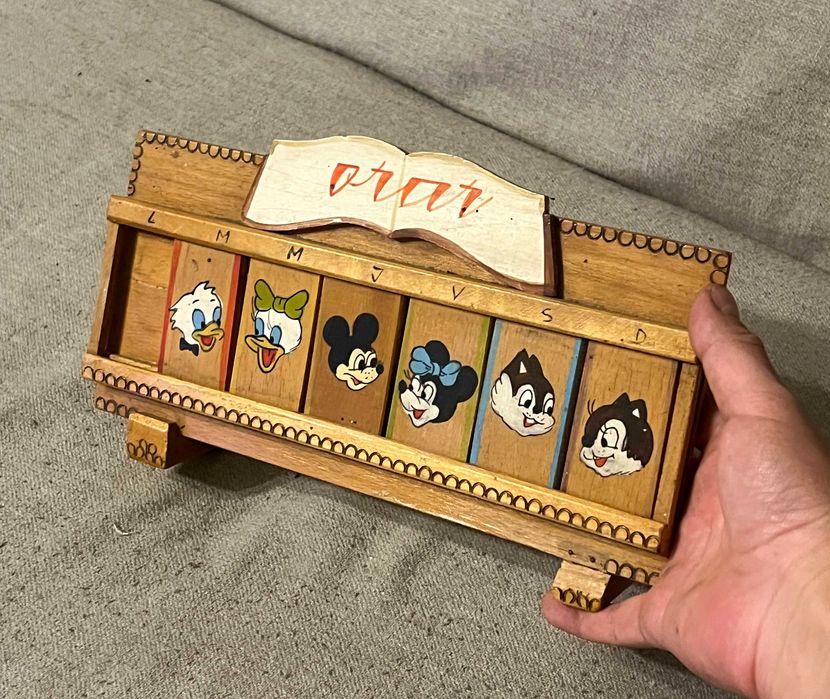 Orar școlar vechi din lemn pictat manual Jucăria Deva anii 70