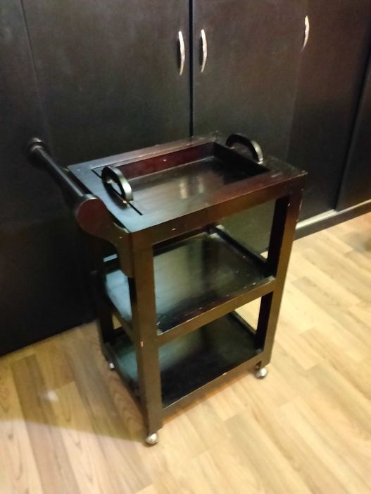 carucior pentru cabinet cosmetic