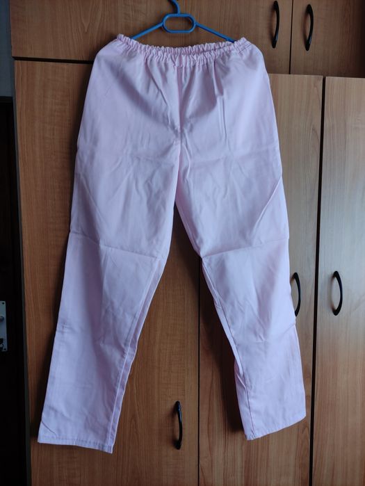 Vând costume medicale  damă