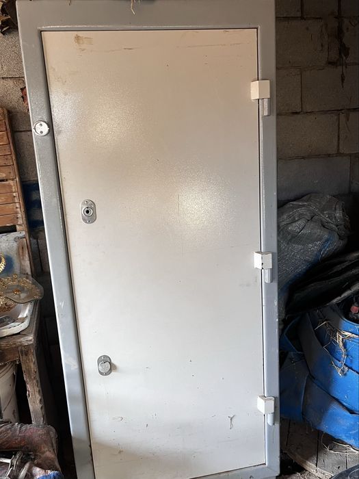 Продам сейф (б/у)