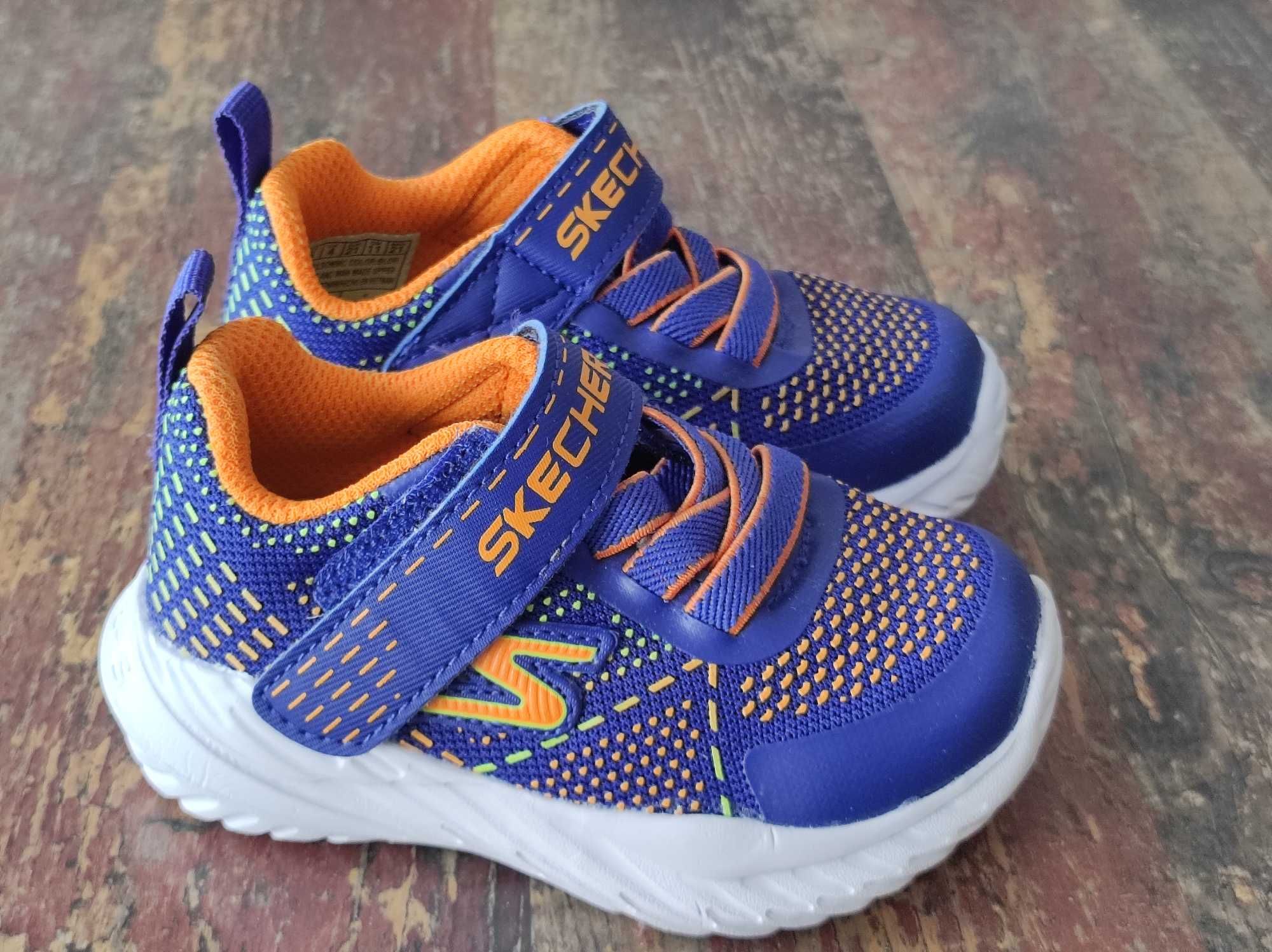 Чисто нови Бебешки маратонки Skechers 21 номер