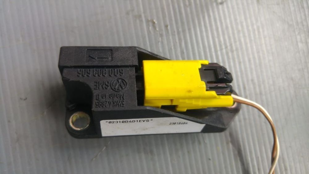 Senzor impact vw golf 4 909606009