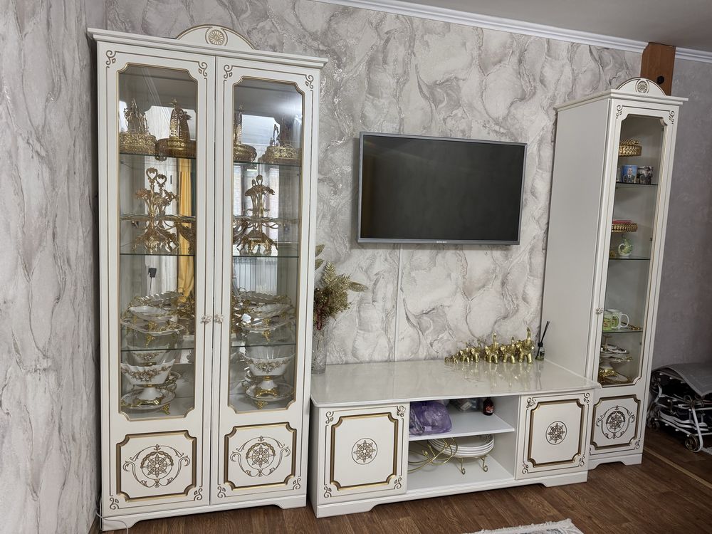 Продается горка стенку в гостинную