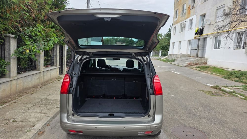 Peugeot 5008 * 1.6 Benzina * An 2013 * Cutie manuala * Euro 5