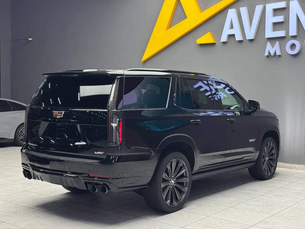 Продается Cadillac Escalade V