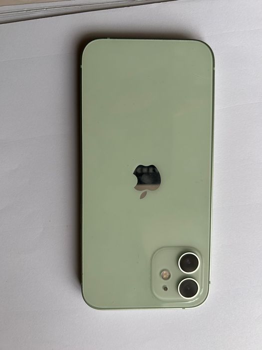Vand iphone 12 in stare foarte buna