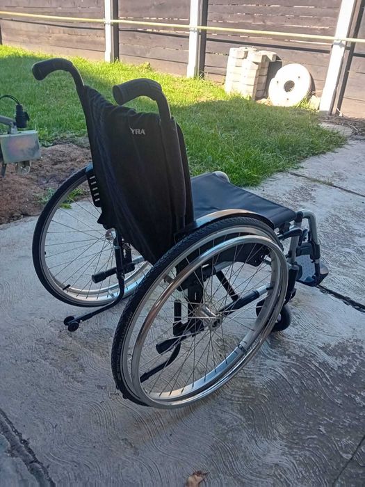 Scaun cu rotile meyra avanti