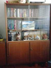 Продаю книжный шкаф и шкаф для посуды от германского гарнитура