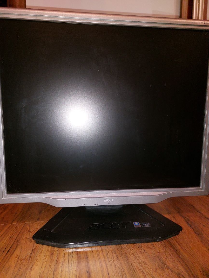 Монитор Acer 19" AL1923 с DVI и динамиками.