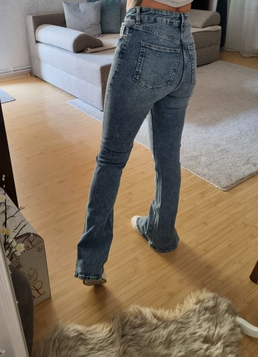 Blugi cu talie inalta H&M