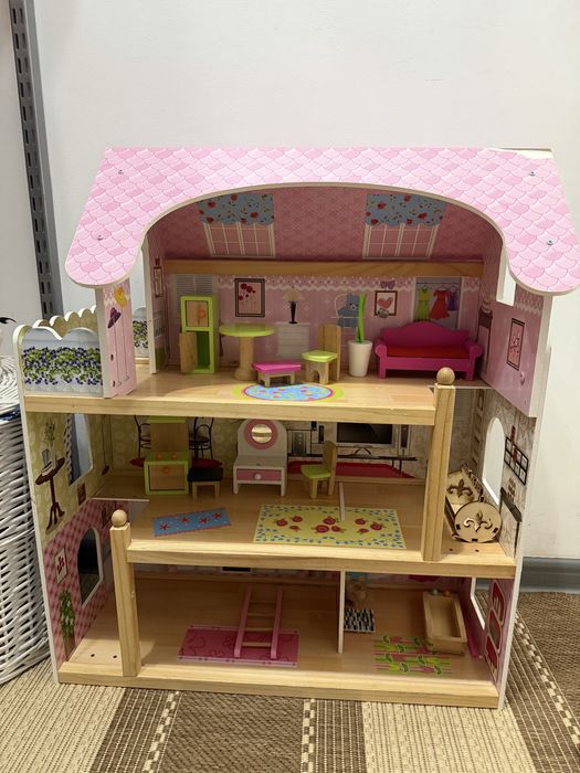 Продам игрушечный дом