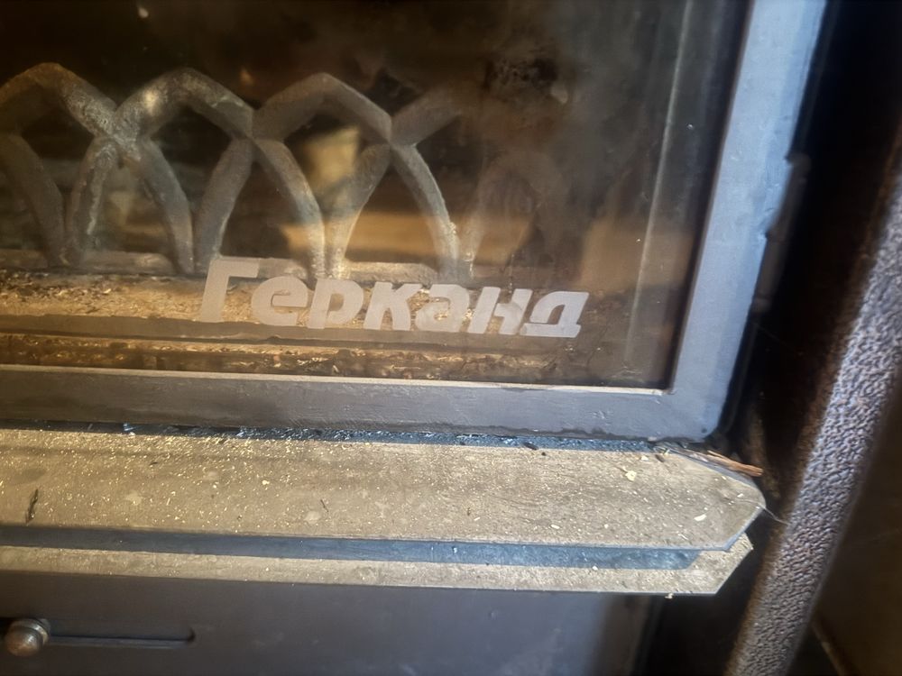 Чугунена камина