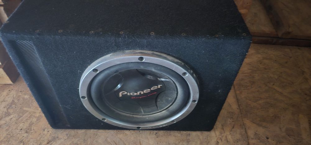 Subwoofer pioneer