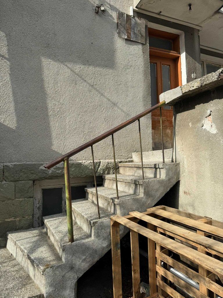 Продава се Етаж от къща в Айтос - 150 кв.м за 667 €/кв.м - Снимка #1