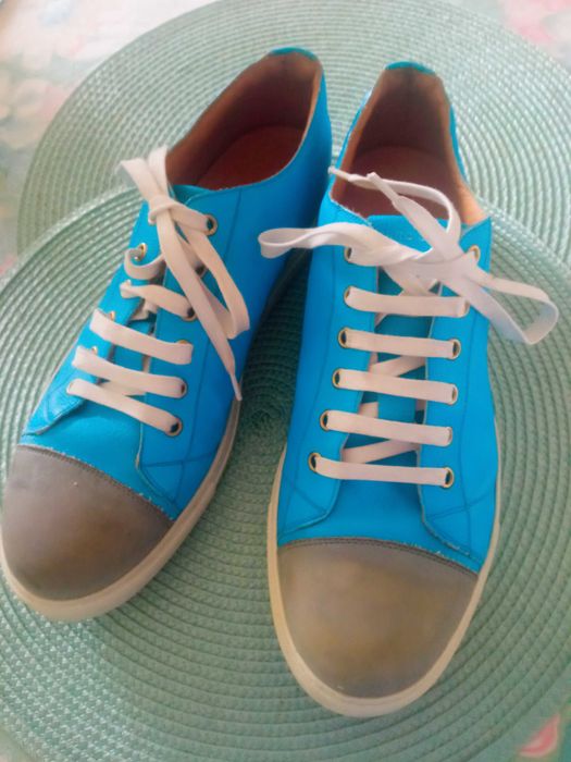 Яркие дизайнерские кроссовки-туфли и шлепанцы для дома или отдыха