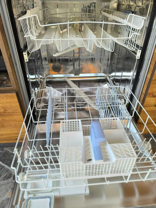 Съдомиялна за вграждане Whirlpool 60/60/85