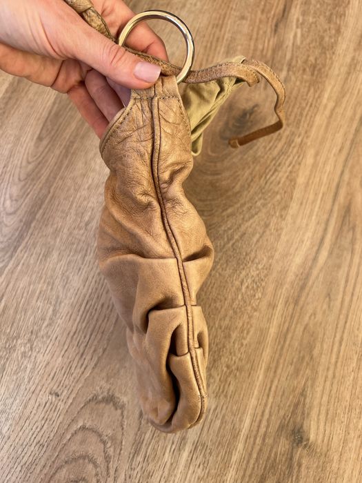 Оригинална чанта Burberry.