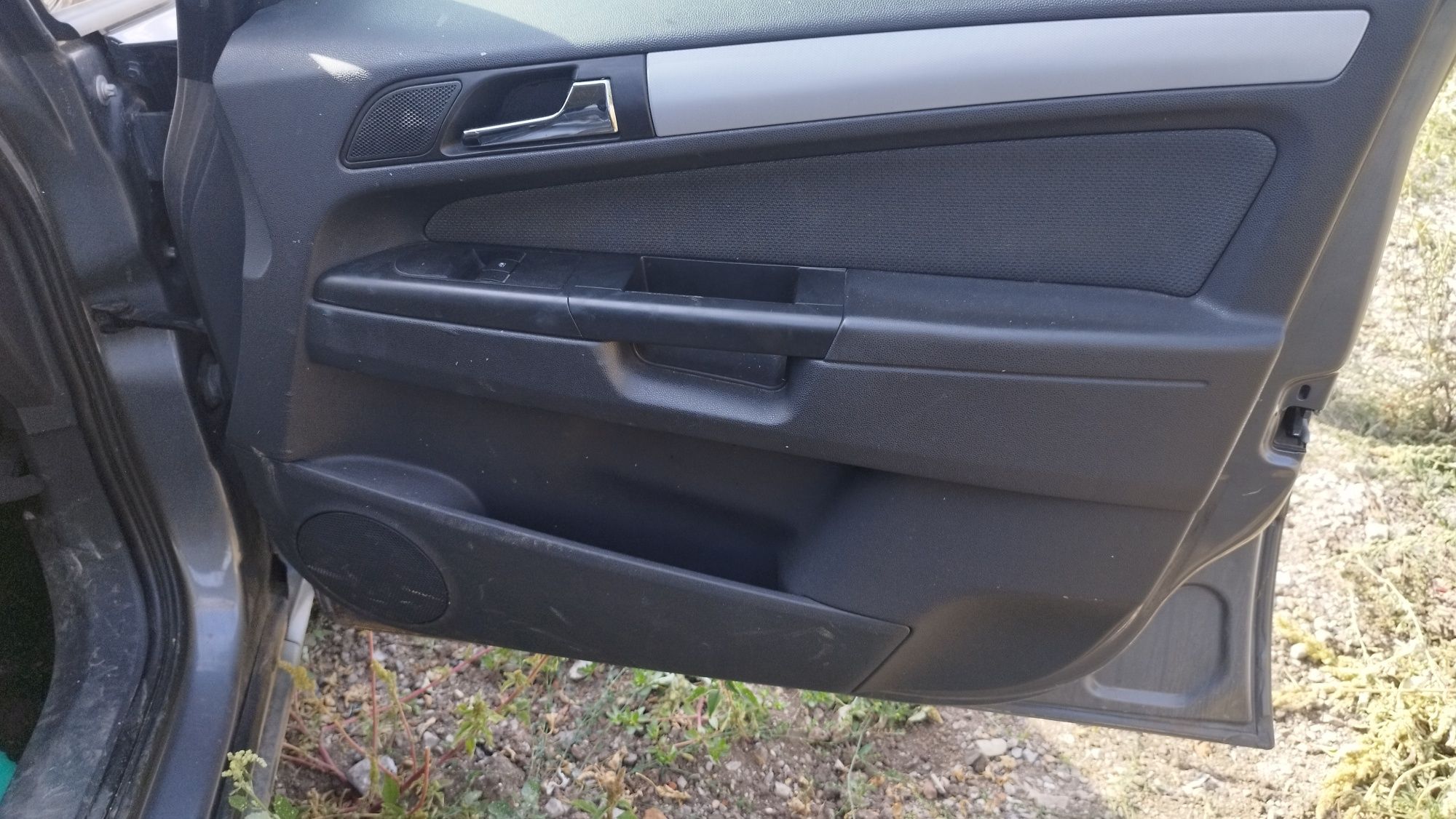 Opel zafira Б 2.2 бензин на части