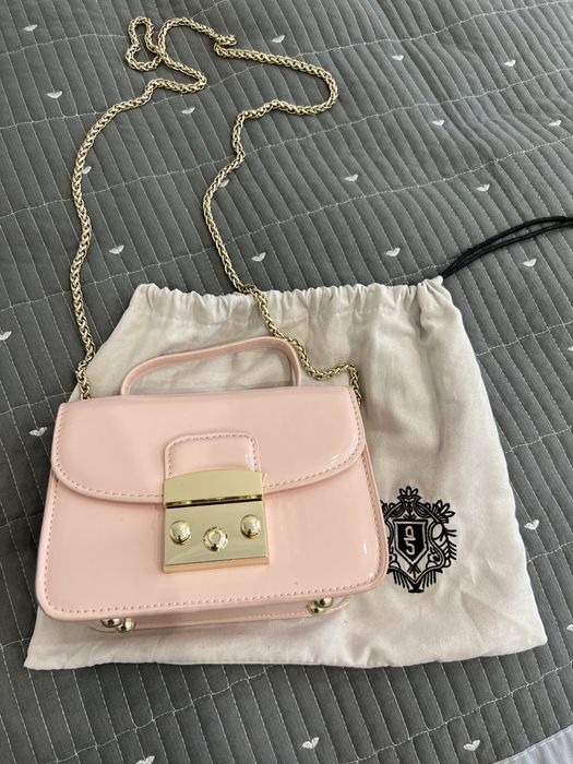 Сумка из лакированной кожи