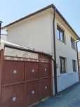 Casă de vânzare cu etaj în zona Lazaret (două corpuri de clădiri)