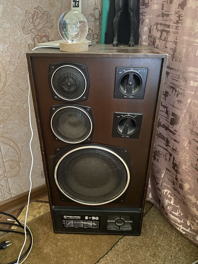 Колонки 2 штуки S90