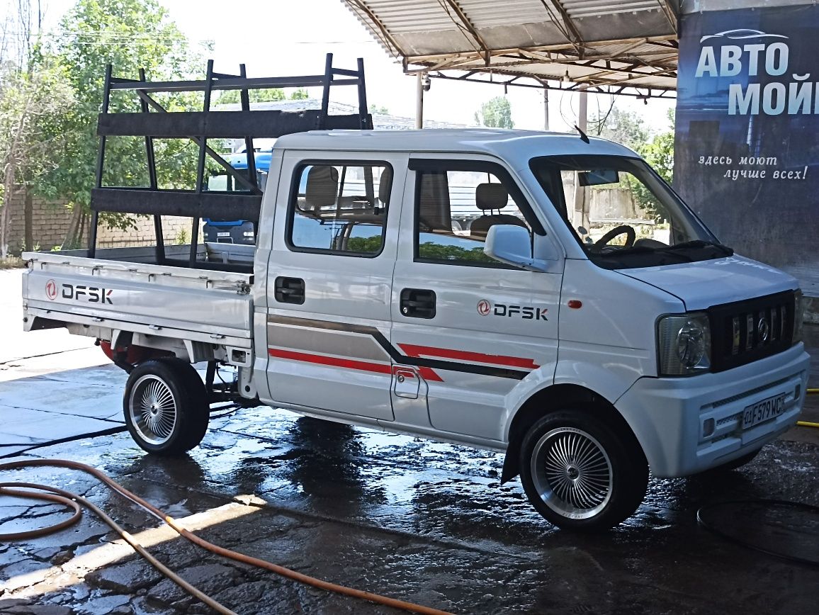 Donfeng   Qo'shkabinali mashina SOTILADI