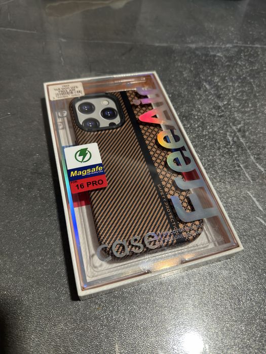 Чехол iPhone 16 pro