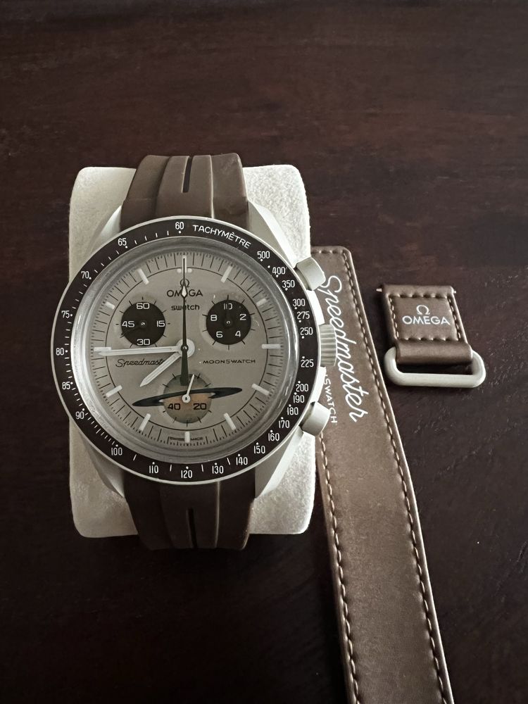 Omega x Moonswatch Saturn оригинален часовник + допълнителна каишка