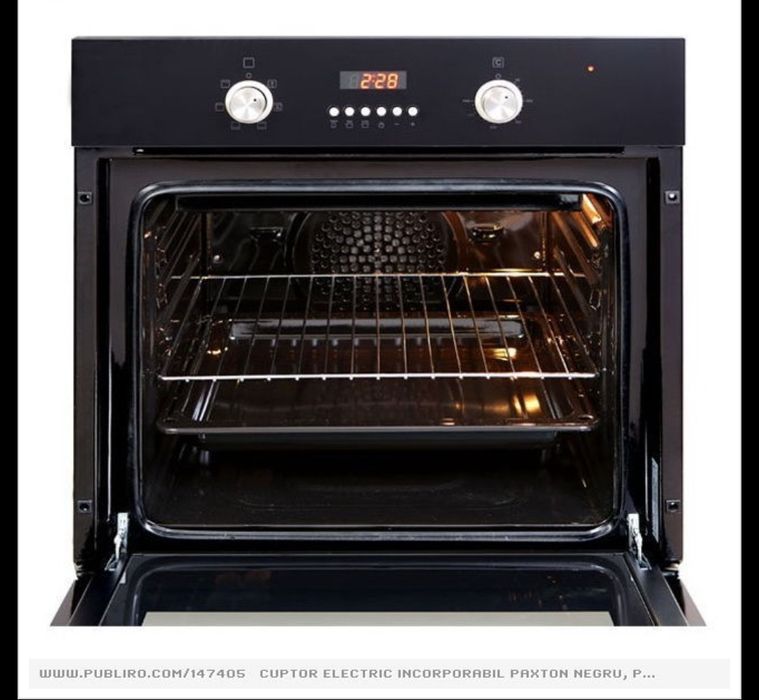 Vând cuptor Paxton și plita incorporabila Arctic.