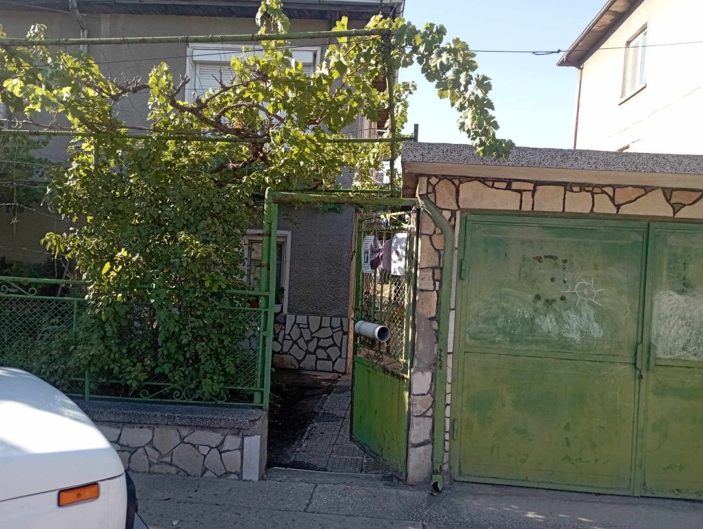 Продавам къща в град Стамболийски