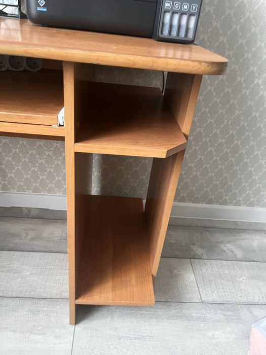 Продам компьютерный стол