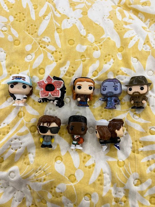 Фигурки очень странные дела kinder joy