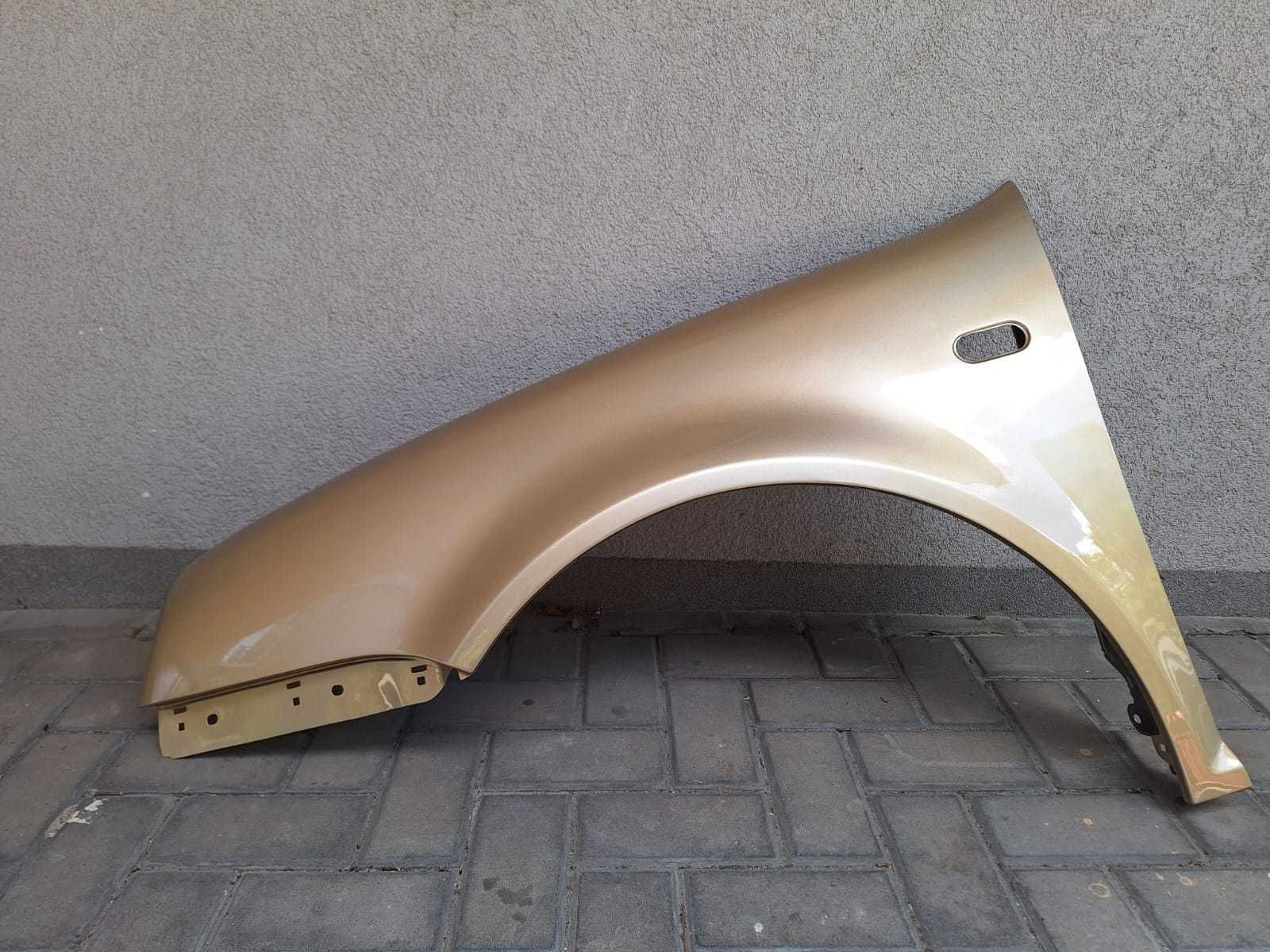 Aripa Fata Stanga VW Golf 4/IV An 1998-2004 Vopsita Auriu