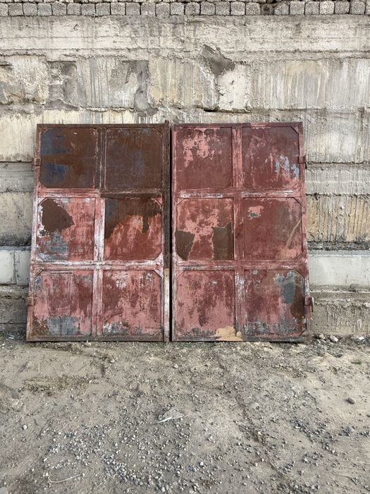 Metall darvoza qalin listdan qilimgan