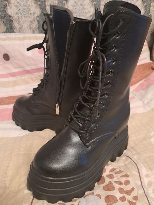 Новые стильные полусапожки