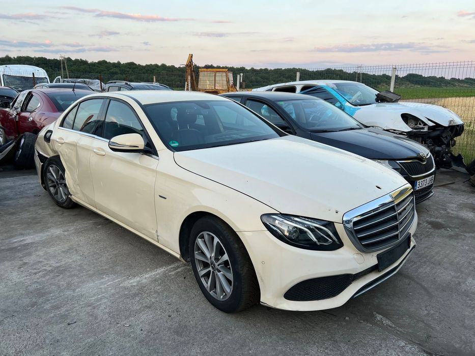 Vând față completă bot Mercedes E class w213 faruri europa