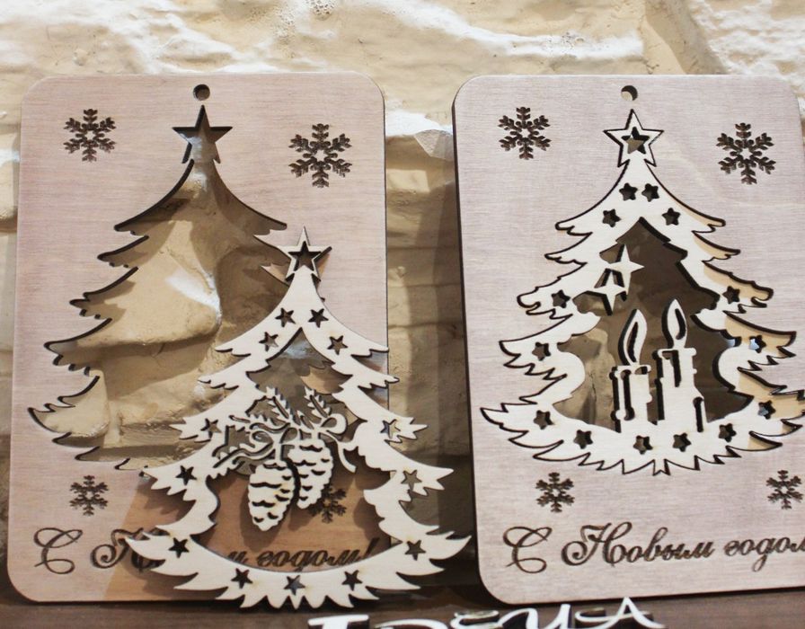 Деревянные открытки с ёлочной игрушкой