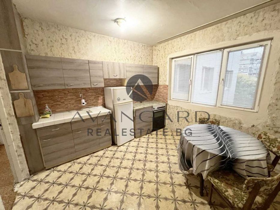 Продава се Тристаен апартамент в Пловдив, Кършияка - 88 кв.м за 1699 €/кв.м - Снимка #1
