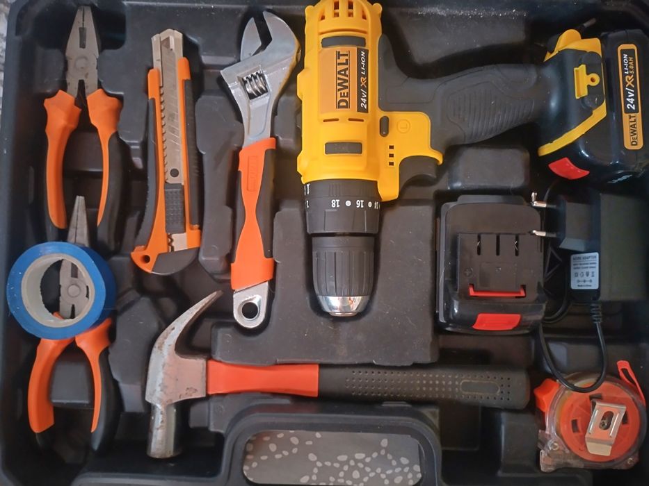 Винтоверт DeWalt