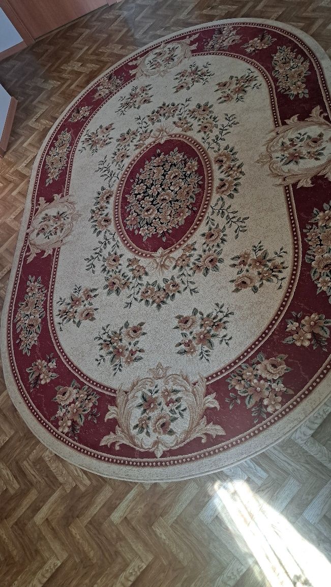 Ковер пролам в отличном состоянии
