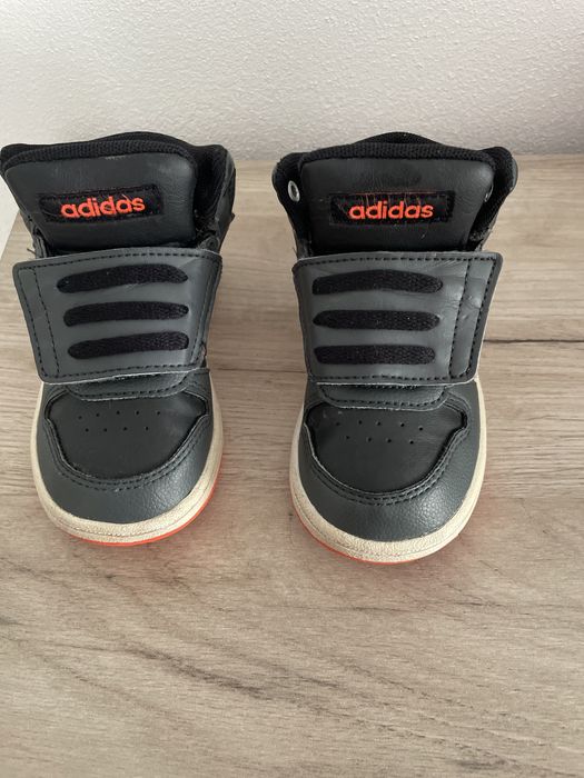 Adidas , marimea 23