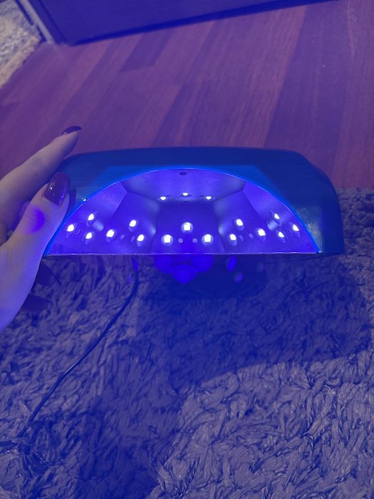 Продам ультрафиолетовую лампу для маникюра