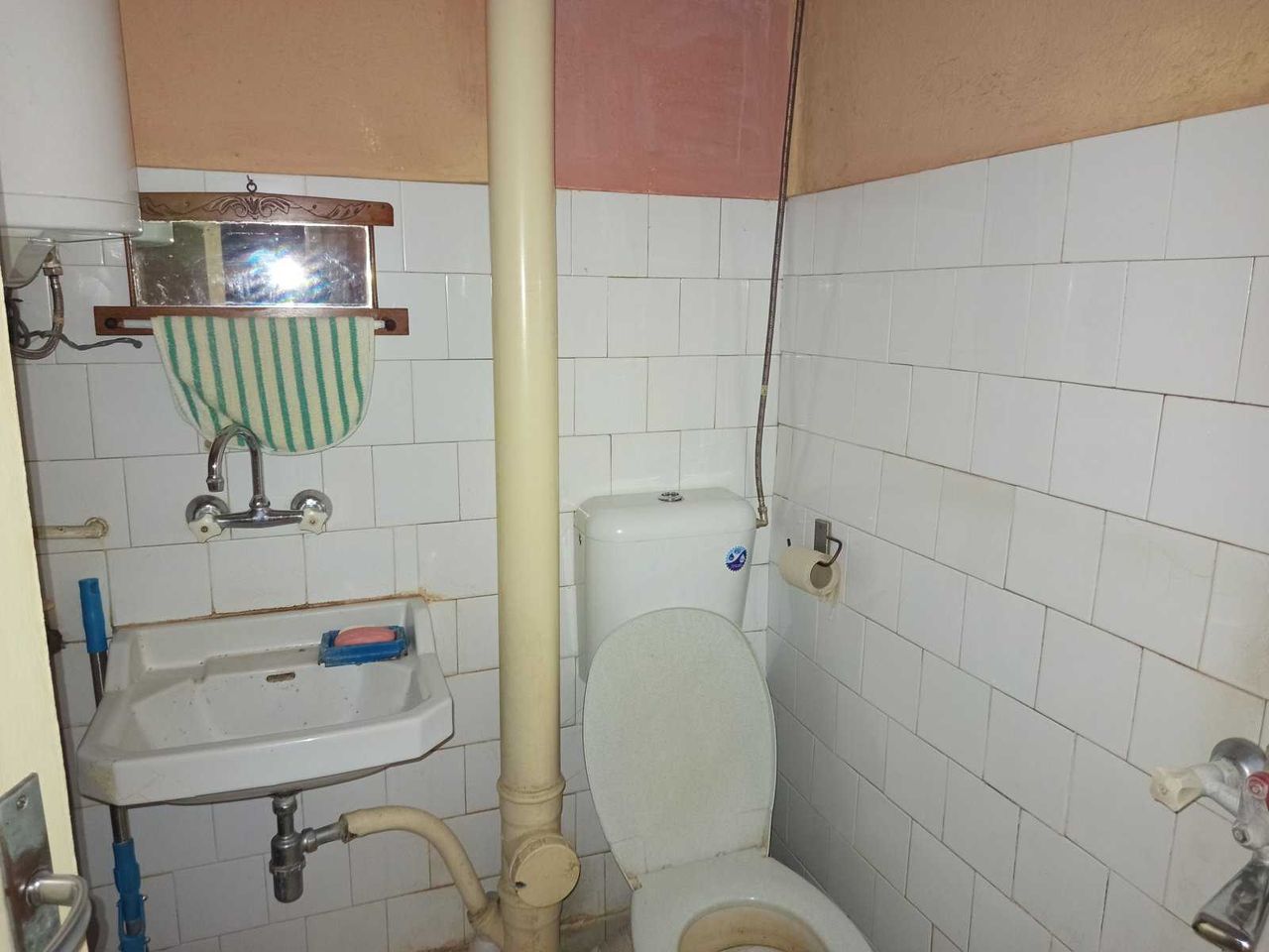 Продава се Тристаен апартамент в Казанлък - 81 кв.м за 1417 €/кв.м - Снимка #3